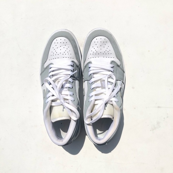 Nike Air Jordan 1 Low Wolf Grey  9.5 - Picture 5 of 11